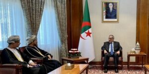 العرباوي يستقبل سفير سلطنة عمان بالجزائر.. تكثيف التعاون الثنائي في مجالات الاستثمار والطاقة والتعليم العالي