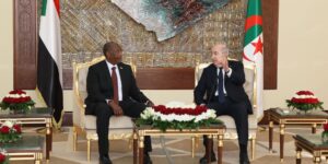 رئيس الجمهورية يجري محادثات مع رئيس مجلس السيادة الانتقالي لجمهورية السودان