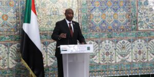 عبد الفتاح البرهان يؤكد: السودان يرحب بوجود الجزائر في أي حوار يسعى لحل سلمي للأزمة