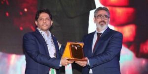 “أرض المبدعين”: التكريم في بيروت والقلب في غزة