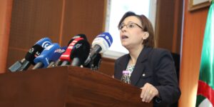 كريكو تشرف على لقاء حول “المكتسبات الدستورية للمرأة الجزائرية”