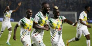 بعد الفوز الأخير على جنوب إفريقيا ..مالي تتصدر المجموعة الخامسة بكأس إفريقيا 