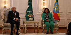 عطاف يحل بأديس أبابا للمشاركة في أشغال المجلس التنفيذي للاتحاد الإفريقي