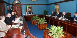 رئيس الجمهورية يترأس اجتماع عمل متعلق بمناطق التجارة الحرة