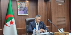 بلعريبي يستدعي بشكل مفاجئ مؤسسات إنجاز مشروع “حوش الريح” ويهدد بفسخ العقود