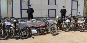 مستغانم: الإطاحة بشبكة إجرامية للتهريب الدولي وحجز أزيد من 100 دراجة نارية مفككة