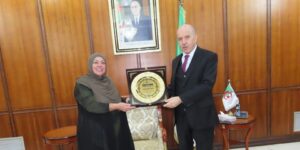 سايحي يستقبل مسؤولي جمعية الأمل لمساعدة مرضى السرطان