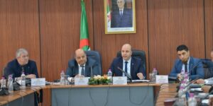 عرض آفاق وتحديات انجاز مشاريع السكك الحديدية أمام اللجنة المختصة بالبرلمان