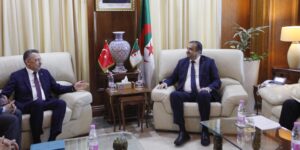 عرقاب يستقبل وفدا برلمانيا تركيا