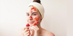 منها الوقاية من التجاعيد.. إليكم فوائد الفراولة للبشرة