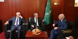 عطاف يُستقبل بأديس أبابا من قبل رئيس الحكومة التونسي