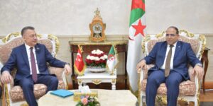 نائب رئيس المجلس الشعبي الوطني يستقبل رئيس لجنة الشؤون الخارجية بالمجلس الوطني الكبير لتركيا