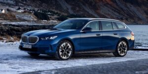 بتصميم عصري وتقنيات متطورة.. بي إم دبليو تكشف عن الفئة الخامسة و i5 تورنج 2025