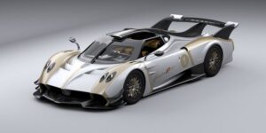 اصبحت أقوى سياراتها على الإطلاق بـ 888 حصان.. باقاني  تكشف عن هوايرا R Evo