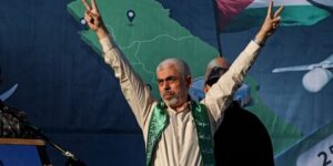 قيادي في “حماس”: السنوار بخير وهو على رأس قيادة الحركة في غزة