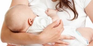 دراسة تكشف.. الرضاعة الطبيعية تحمي الطفل من الربو