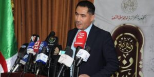 وزير الاتصال، محمد لعقاب في ندوة فكرية بتلمسان: آليات جديدة لتطوير البث الإذاعي