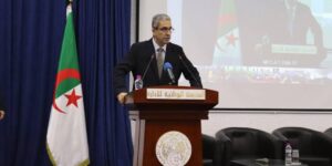 عمور يبرز الأهمية التي يوليها رئيس الجمهورية لخدمة المواطن