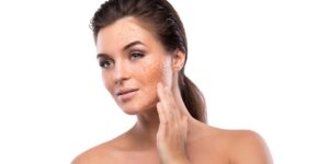 جمال وأناقة.. ماذا يفعل السكر في خلطات العناية بالبشرة والشعر؟