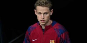 برشلونة يتبنى الهدوء في صفقة دي يونغ