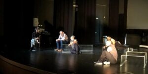 “الأسيرة والسجان”…عمل مسرحي جديد يصور معاناة الأسيرات الفلسطينيات