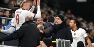 غوارديولا: هالاند ودي بروين يحتاجان لبعضهما البعض