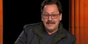 انتقد في وقت سابق إدارات المسارح المحلية.. وزيرة الثقافة تتدخل لحل مشكلة الفنان محمد شرشال