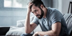 لماذا يعاني بعض الأشخاص من العصبية أثناء الصيام؟