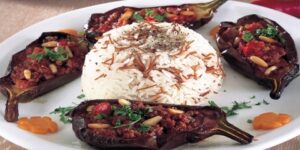 طبق اليوم.. باذنجان محشو باللحم