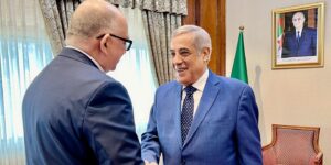 الوزير الأول يستقبل سفير جمهورية كوبا