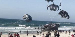 الإعلامي  الحكومي يدعو إلى وقف عمليات الإنزال بهذه الطريقة المسيئة والخاطئة