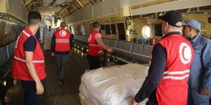 الجزائر ترسل 162 طنا من المساعدات الإنسانية لفلسطين