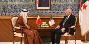 السفير البحريني يؤدي زيارة وداع لأحمد عطاف