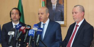 وزير الصحة يدعو إلى تبني نظرة استباقية في مجال الأمن الصحي