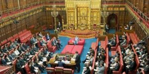 أكثر من 130 برلمانيا بريطانيا يطالبون الحكومة بحظر مبيعات الأسلحة للاحتلال