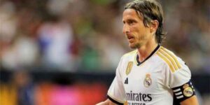 رقم مميز للوكا مودريتش بقميص الملكي