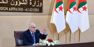 وزير الخارجية أحمد عطاف يجدد التأكيد على موقف الجزائر ويؤكد: حل الصراع بين الأشقاء في مالي سياسي ولا يمكن أن يكون عسكريا