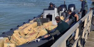 الإعلام الإسباني يفضح تورط البحرية المغربية في إدخال سموم المخدرات إلى إسبانيا