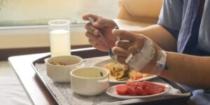 لمرضى السرطان.. الأطعمة الممنوعة في الإفطار والسحور