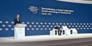 انطلاق أشغال منتدى دافوس في الرياض بمشاركة عطاف