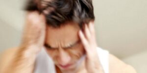 الصداع النصفي مرتبط بنقص بعض الفيتامينات؟! تعرّف عليها
