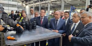 عون يدشن مصنعا لقطع غيار السيارات ووحدة لإنتاج البطاريات بقسنطينة
