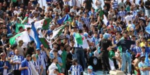 مؤكدة اعتزازها وفخرها بالثوابت الوطنية.. أنصار أولمبيك أقبو ينتفضون ضد الانفصالي فرحات مهني