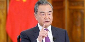 وزير الخارجية الصيني للجزيرة: نرفض أي تهجير قسري للفلسطينيين بغزة