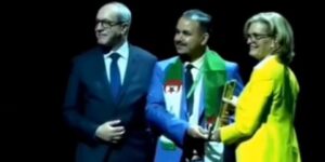 الجزائر تفوز بجائزة القمة العالمية لمجتمع المعلومات 2024