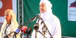 بن قرينة يرافع من أجل تعزيز المرجعية الفكرية والدينية و الموروث الثقافي