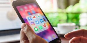 ضوابط للتواصل على وسائل التواصل