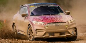 وفرت 480 حصان لسياقة الرياضات الوعرة.. فورد  تطرح موستانج Mach-E رالي