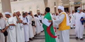 الحجاج الجزائريون في مزارات المدينة المنورة