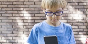 أولادنا والأجهزة الإلكترونية